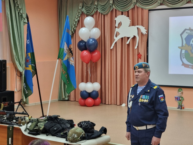 &quot;Классные встречи&quot;  Встреча с военнослужащими ВДВ и ВСпН г.Ханты-Мансийска.